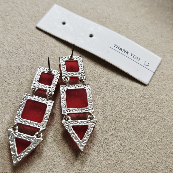 NWT! Gorgeous Pink Asymmetric Gem Dangle Earrings! - Picture 7 of 8